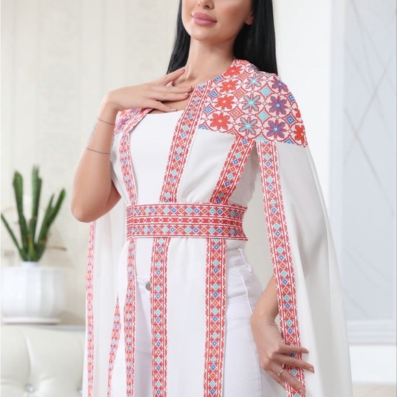 Embroidered Cape - Picture 6 of 7